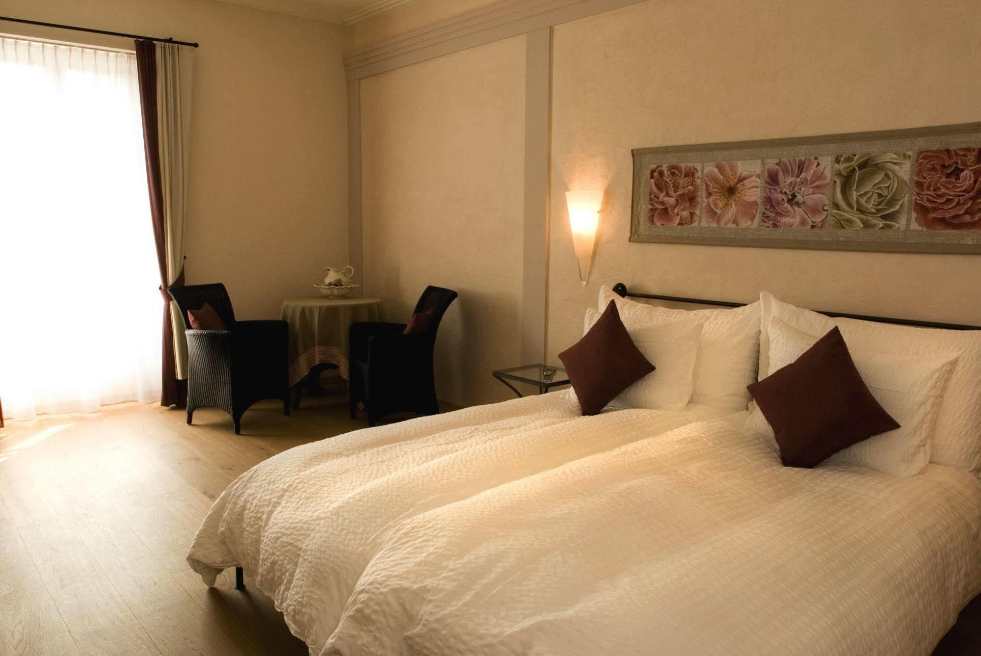Romantik Hotel Landhaus Liebefeld Koniz Bagian luar foto